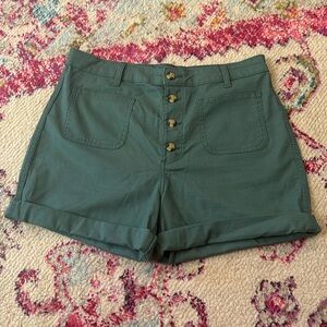 Lee Relaxed Fit High Rise Green Shorts